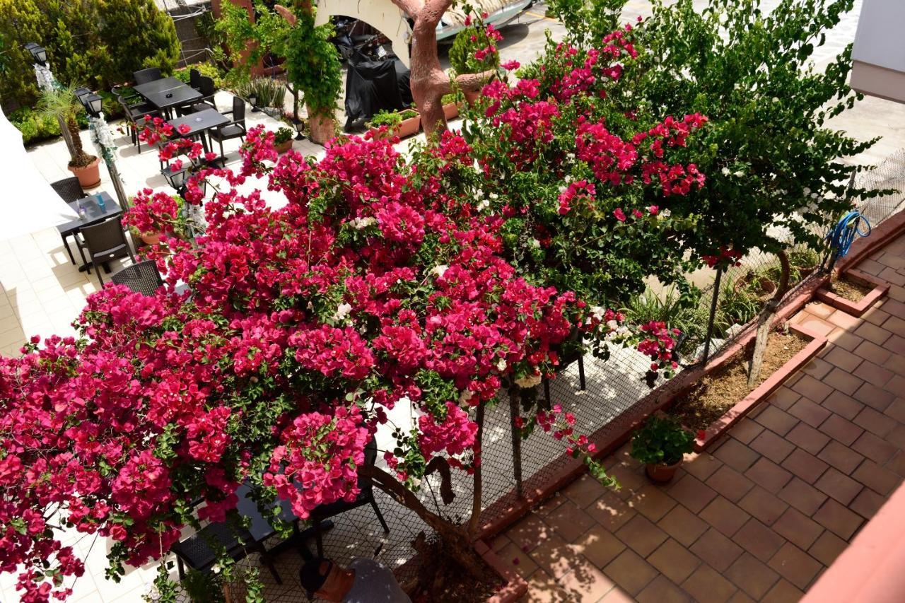 Jechrina Aparthotel คาโตดารัตโซ ภายนอก รูปภาพ