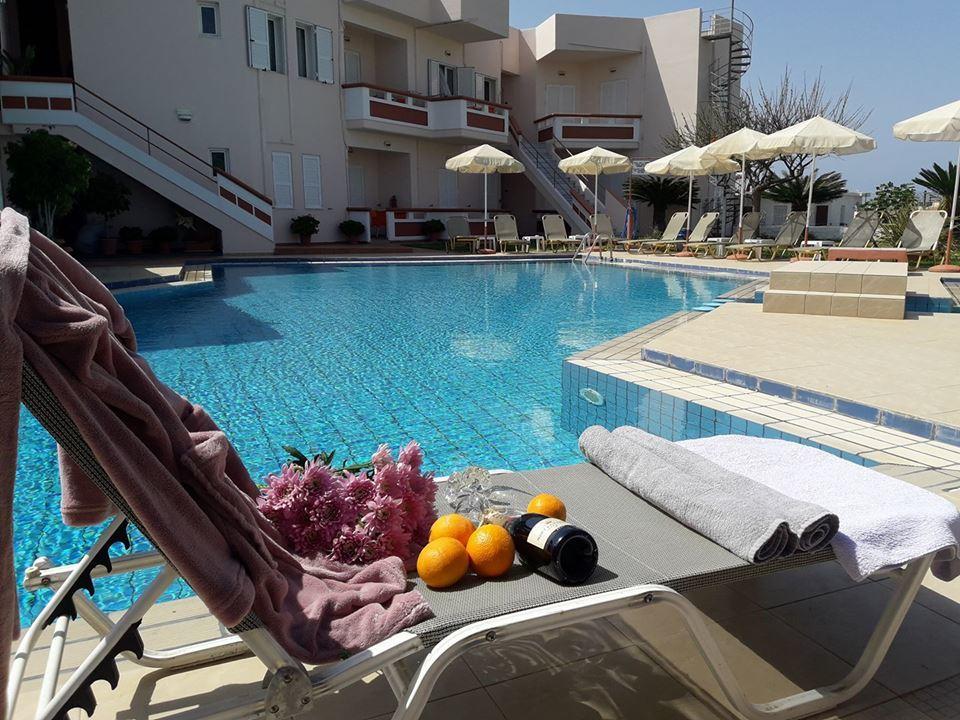 Jechrina Aparthotel คาโตดารัตโซ ภายนอก รูปภาพ